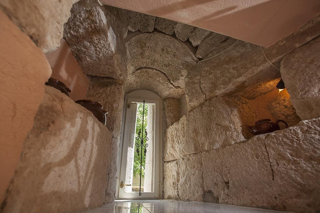 Apartment Dioklecian Wall Split Exterior photo